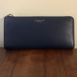 Navy Blue COACH Wallet w/ Gold Accents in EUC!